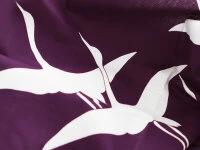 Geschenkset Chiyogami Mit Furoshiki Kuren M, Lila 4 Geschenkset Chiyogami Mit Furoshiki Kuren M, Lila – Bild 2