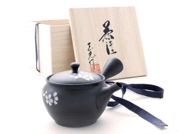 Japanische Teekanne Tokoname Sakura Mit Geschenkbox 11 Japanische Teekanne Tokoname Sakura Mit Geschenkbox – Bild 9